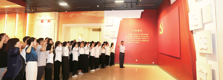 《天津教育报》报道我校组织新发展党员走进平津战役纪念馆开展党性教育活动