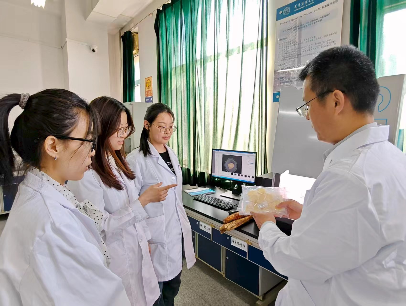 学习强国报道我校肉苁蓉研究中心在新疆于田揭牌