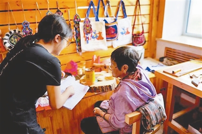 《今晚报》、津云客户端报道我校外国语学院“杨柳桦影·津蒙同心”实践团开展暑期社会实践活动